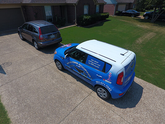 roof contractor service car